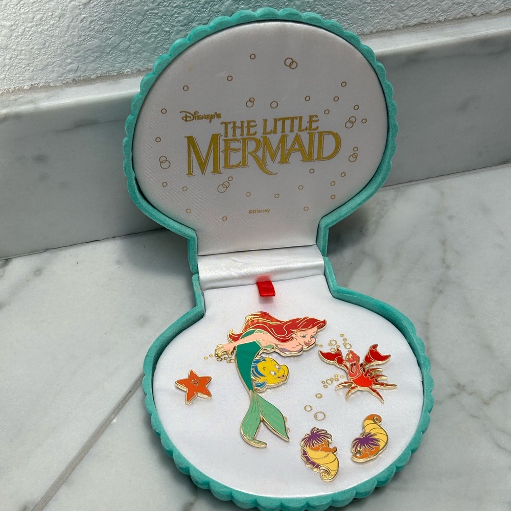 Disney’s The Little Mermaid 15th Anniversary 2004 Boxed Pin Set